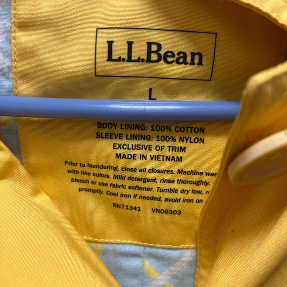 LLBean Large Women’s Rain Jacket - Picture 3 of 8